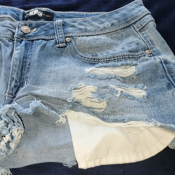DENIM SHORTS - Picture 7 of 9